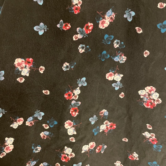 Banana Republic Medium 100% Silk Floral Tank - Picture 3 of 5